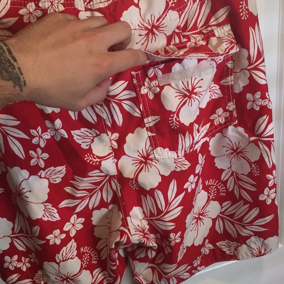 Red Hollister swim shorts - Picture 3 of 4